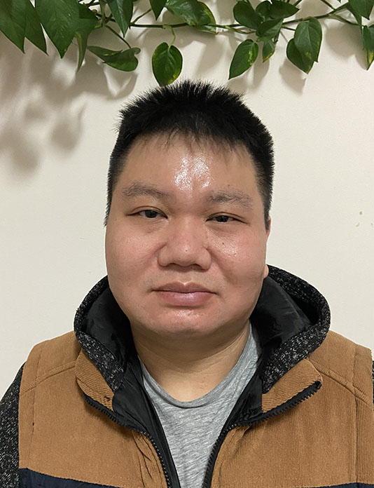 A photo of Ethan Lin.